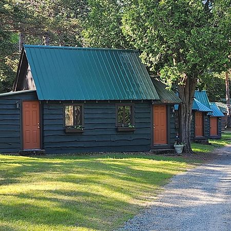 Moreno'S Adirondack Cabins Saranac Lake Exterior foto