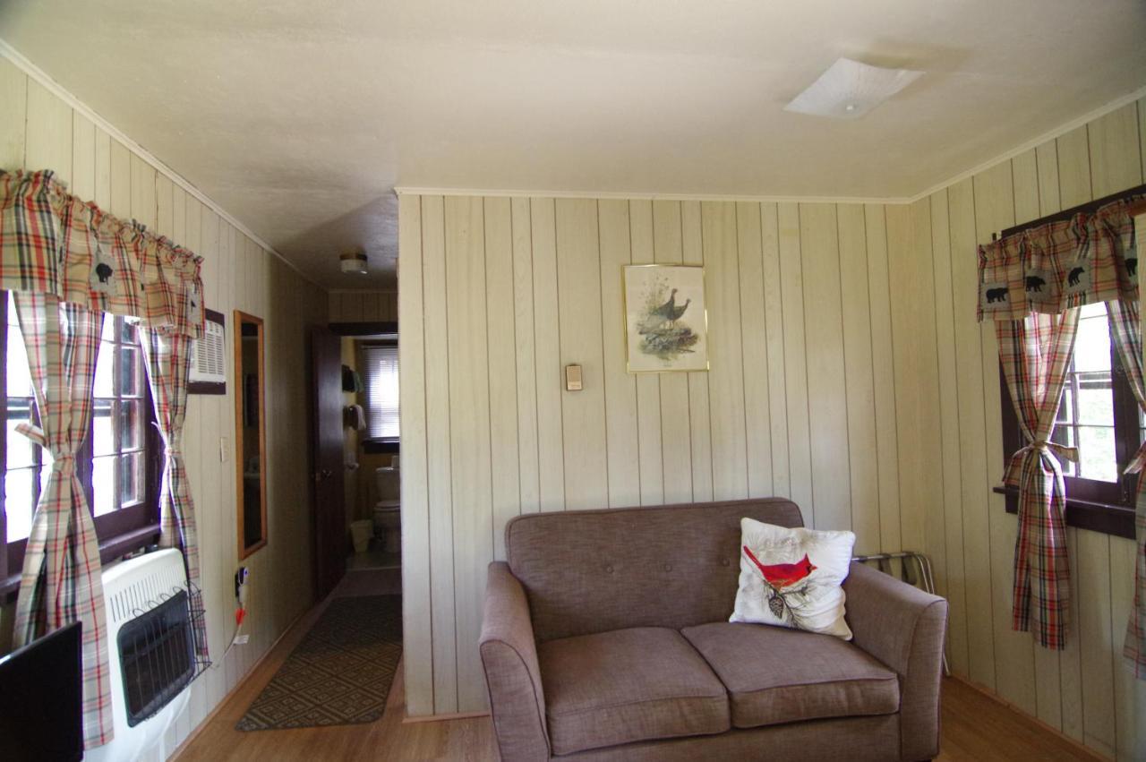 Moreno'S Adirondack Cabins Saranac Lake Exterior foto